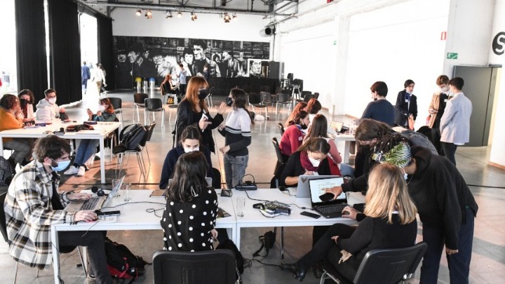 Τρεις μαθητές από 1ο ΓΕΛ Ευόσμου κατέκτησαν πρωτιά στη ρητορική, σε διαγωνισμό