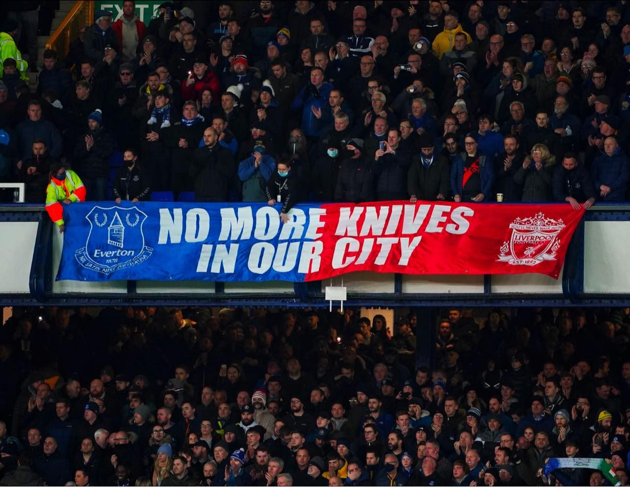 Αγγλία: Οι οπαδοί δείχνουν το δρόμο