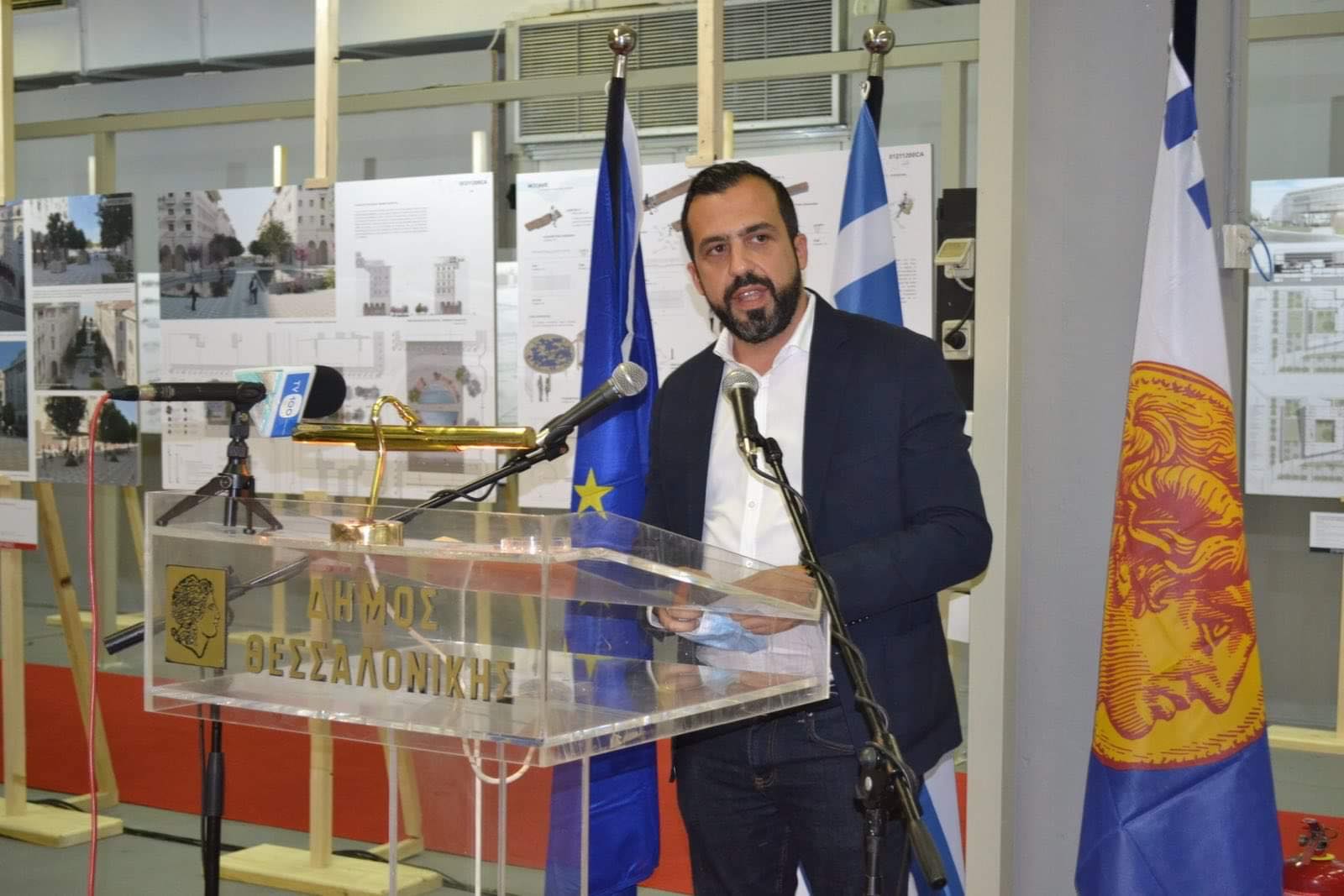 Θεσσαλονίκη: Μήνυση Κυριζίδη για φθορές στο χριστουγεννιάτικο δέντρο της Αριστοτέλους