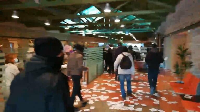 Επίθεση Ρουβίκωνα στο σπίτι του ιδιοκτήτη των “Jumbο”