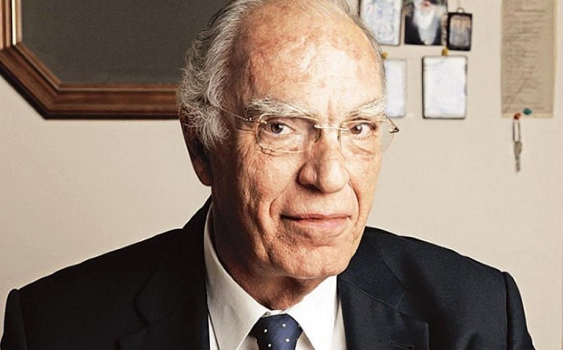 Οι πρώτες εικόνες του εμφανώς αδυνατισμένου Βασίλη Λεβέντη μετά το εξιτήριο (Vid)