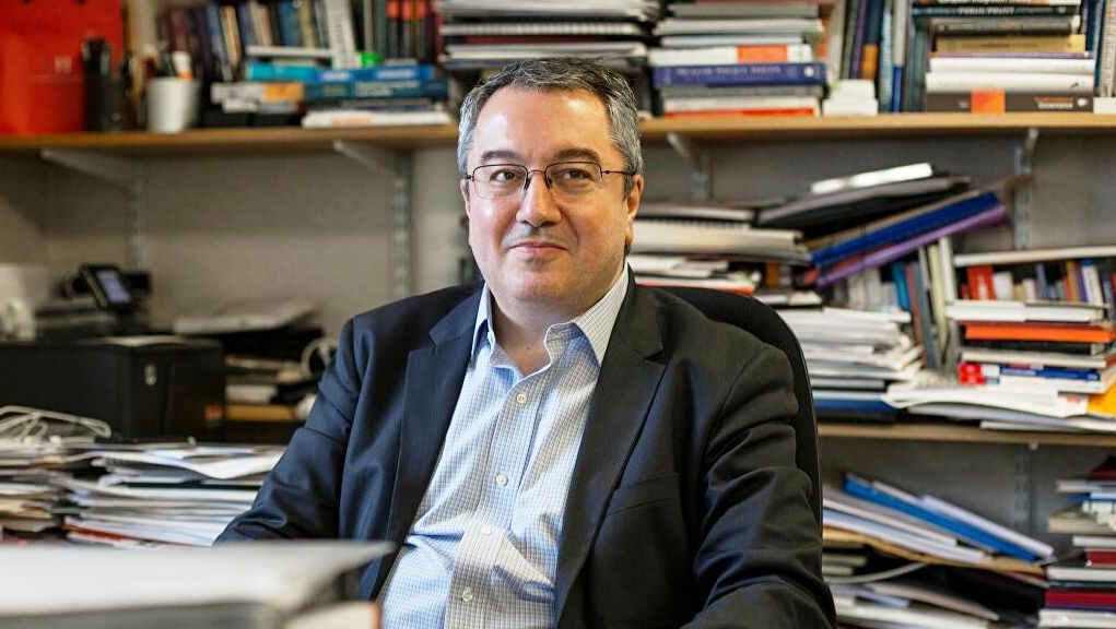Μόσιαλος: Τι γίνεται με την Όμικρον και τις νοσηλείες