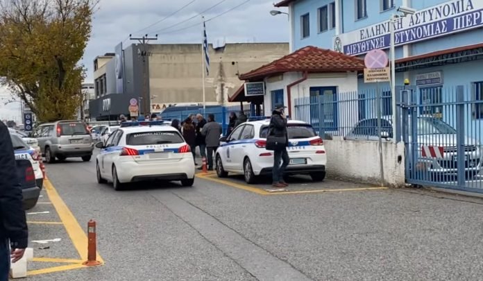 Αιγίνιο: Εδώ και εβδομάδες στο στόχαστρο των «θεματοφυλάκων» τα σχολεία