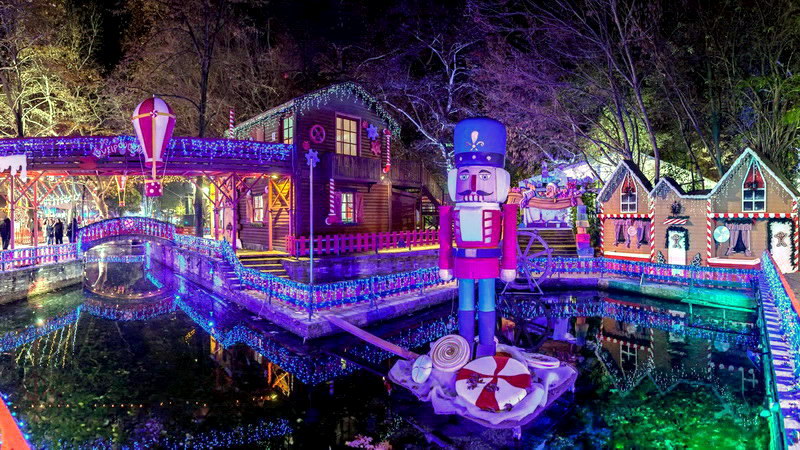 Πλεύρης: Μόνο εμβολιασμένοι στα χριστουγεννιάτικα πάρκα