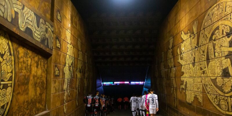 Αυτό δεν είναι το εσωτερικό πυραμίδας των Μάγιας, είναι το γήπεδο της Τιχουάνα! (pics)