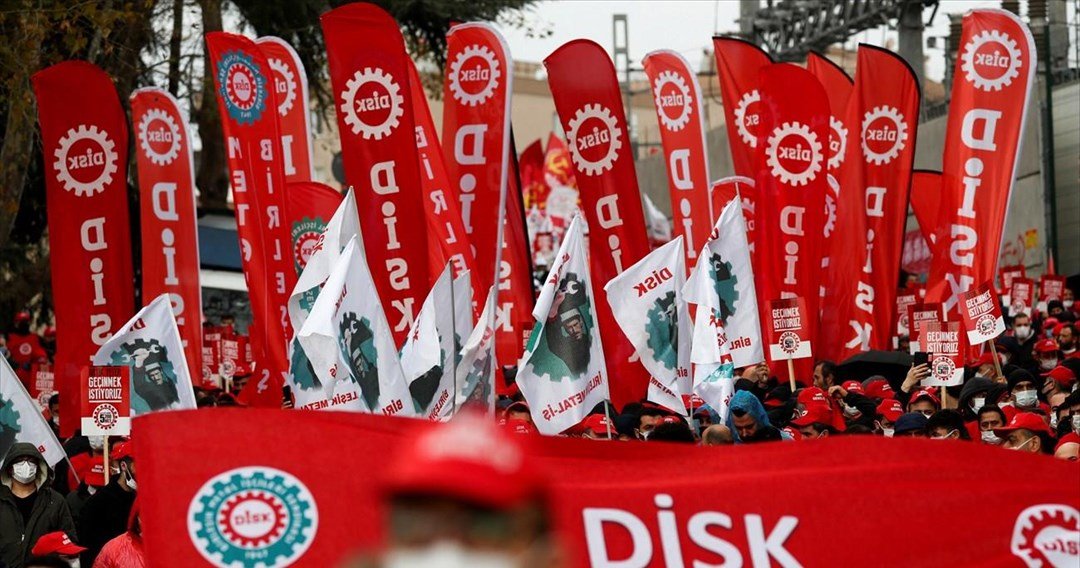 Κωνσταντινούπολη: Στους δρόμους τα συνδικάτα για την κατρακύλα της οικονομίας