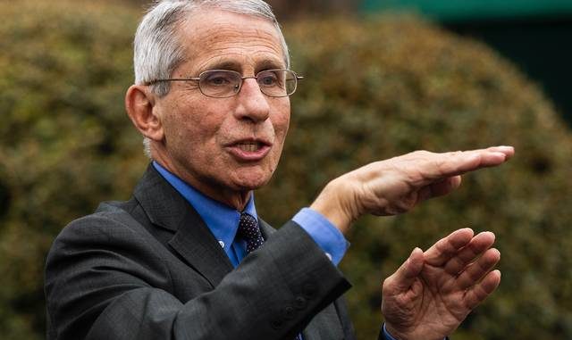 Φάουτσι: «Η μετάλλαξη Όμικρον δεν είναι πιο επικίνδυνη από τη Δέλτα»
