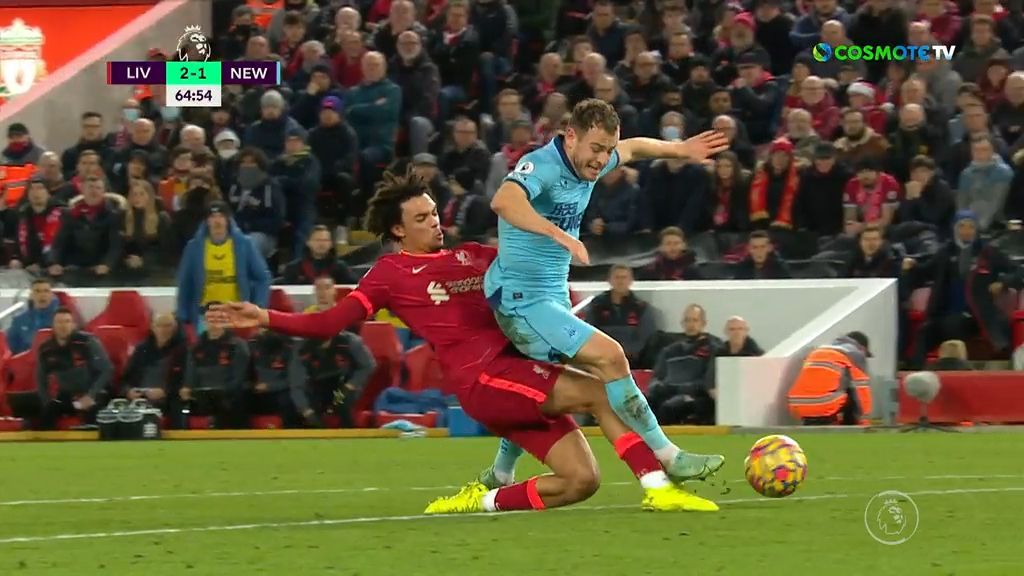 Οι ομάδες βράζουν στα κρούσματα, η Πρέμιερ Λιγκ συνεχίζεται…