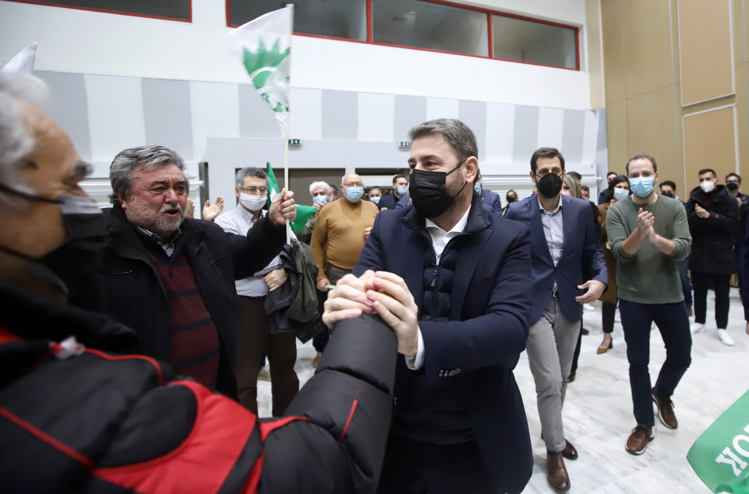 Εκλογές ΚΙΝΑΛ: Μπροστά ο Ανδρουλάκης στα πρώτα αποτελέσματα