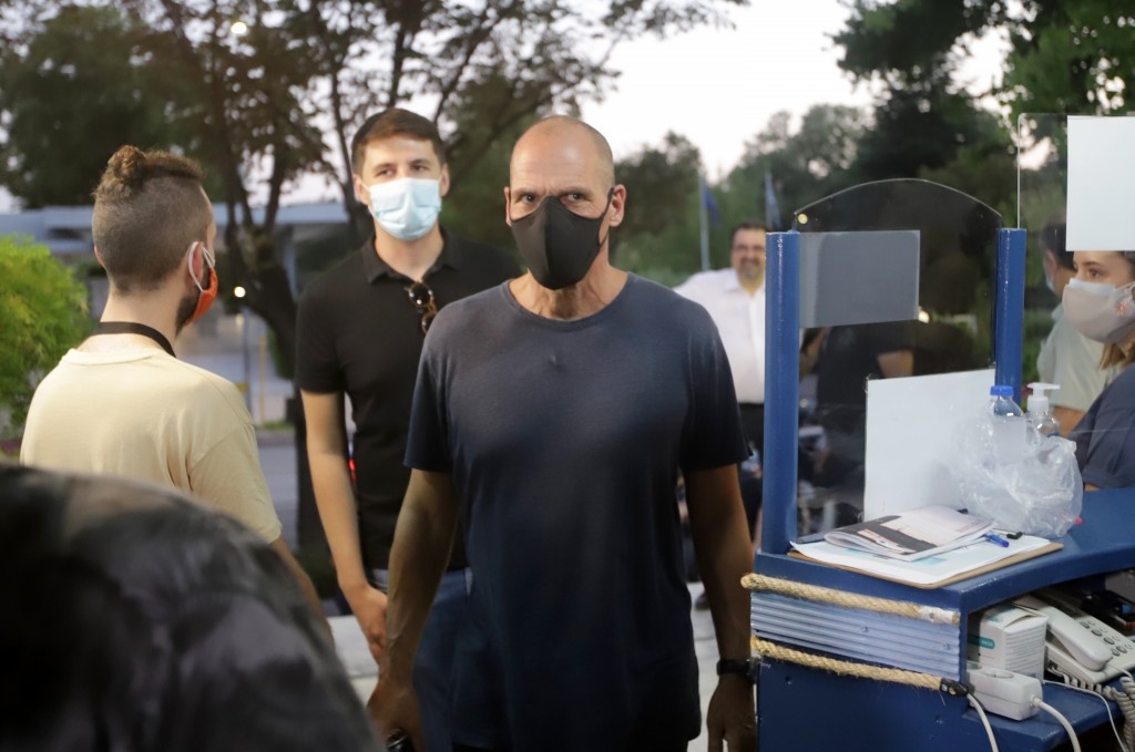 Βαρουφάκης,