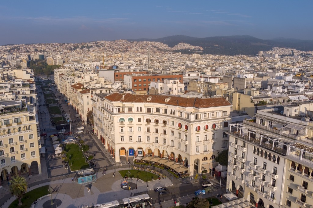 Σοβάδες έπεσαν στην Αριστοτέλους – Τραυματίστηκε μια 22χρονη