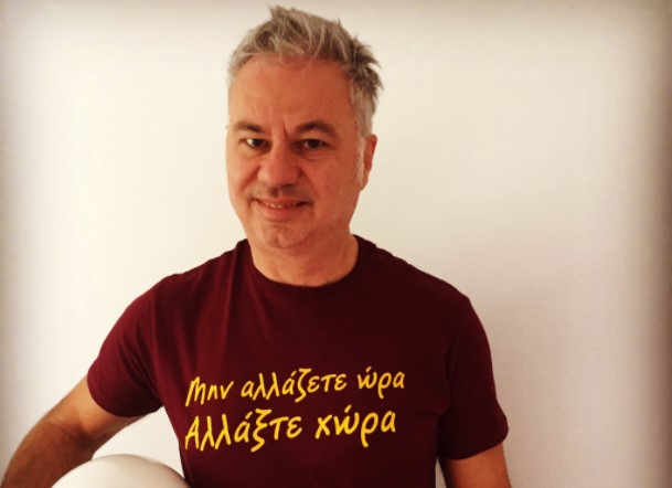 Ζαραλίκος: «Μπράβοι εισέβαλαν στο θέατρο για να σταματήσουν την παράσταση» (video)