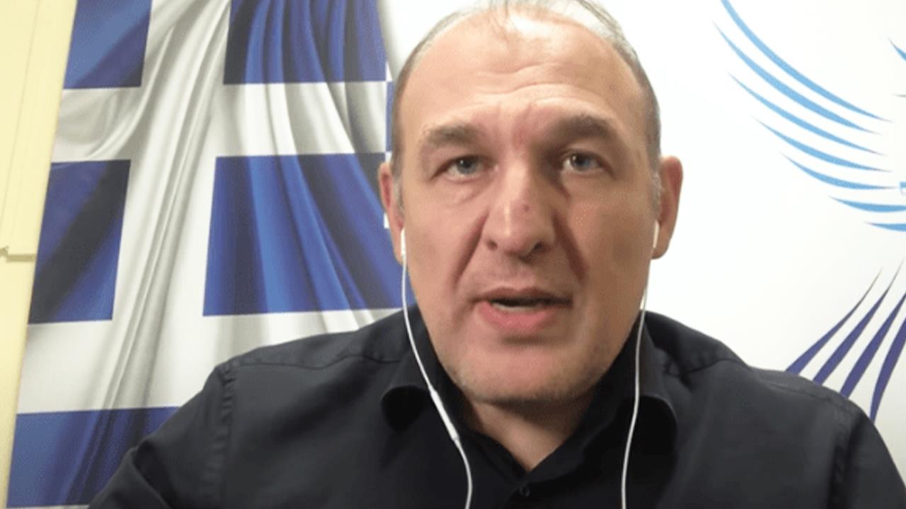 Τα γυρνάει ο αρνητής Βόβολης: «Δεν είναι γριπούλα – σκοτώνει ο Κορονοϊός» (vid)