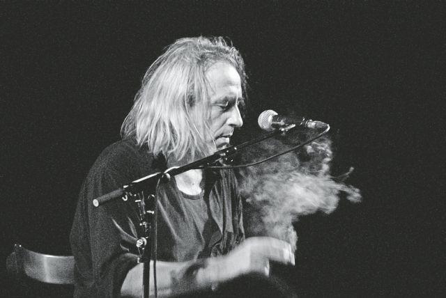 Ο Γιαννης Αγγελάκας κατακεραυνώνει το κυβερνητικό αφήγημα για την κακοκαιρία