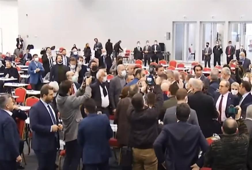 Τουρκία: Άγριος καυγάς μεταξύ βουλευτών