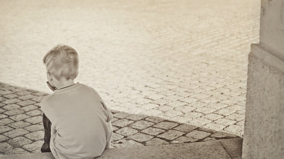 Συνελήφθησαν διευθύντρια νηπιαγωγείου και νηπιαγωγός που… έχασαν 7χρονο στον Αγιο Δημήτριο