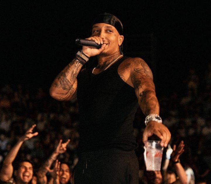 Γνωστός τράπερ “καρφώνει” ινφλουένσερς για τον βιασμό της 24χρονης «Για ποιον κάνετε τουμπέκα;»