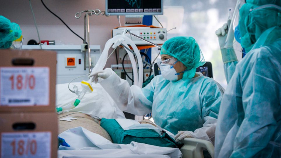 Βασιλακόπουλος για κορονοϊό: «Υπερβολικά υψηλά» οι θάνατοι (VIDEO)