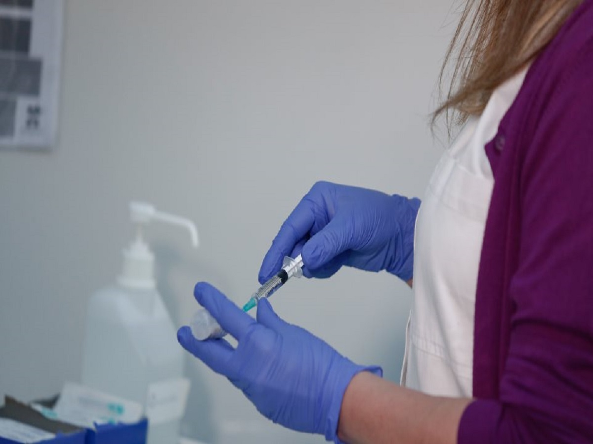 δόση, 4η δόση, εμβόλια,