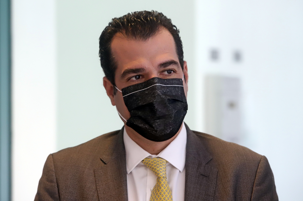 Πλεύρης: Χαλαρώνουν τα μέτρα – Με τι θα ξεκινήσει η αποκλιμάκωση