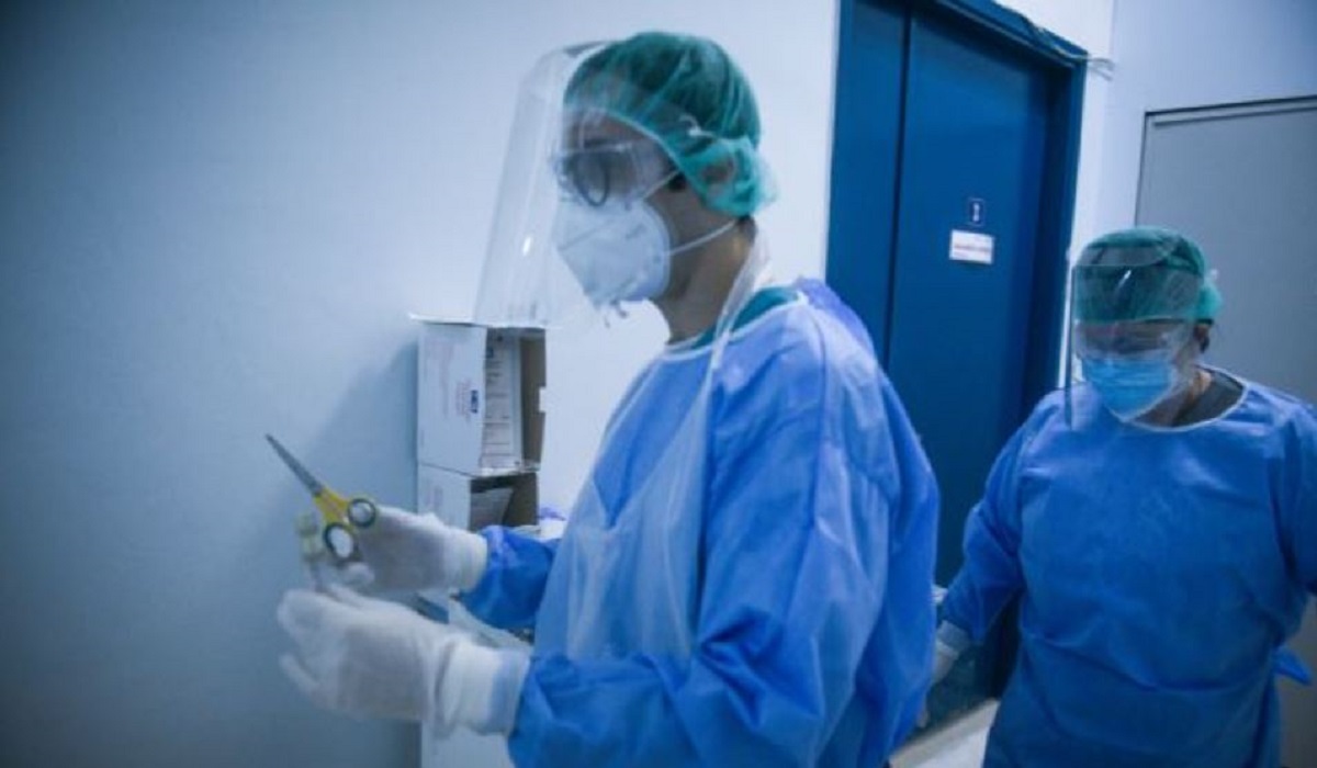 Κορονοϊός: Πέθανε 63χρονος αρνητής, είχε προσπαθήσει να φύγει από το νοσοκομείο