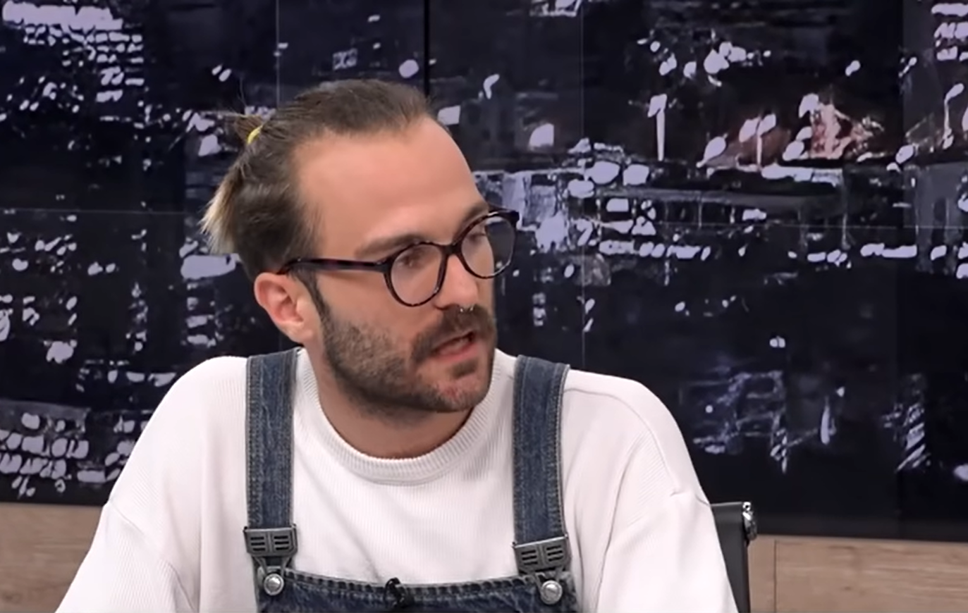 Γκιώνης: Μου στέλνουν μηνύματα « Τι νούμερο τσιμέντο φοράς στα πόδια»