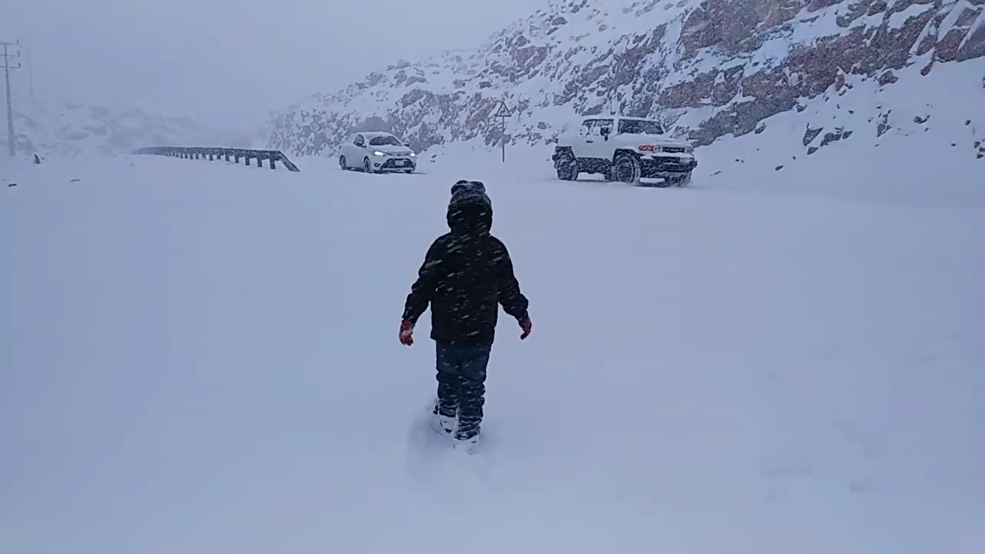 Στα «λευκά» η έρημος της Σαουδικής Αραβίας (video)