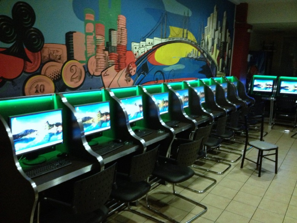 Θεσσαλονίκη: Συλλήψεις σε ίντερνετ καφέ για παράνομα τυχερά παιχνίδια