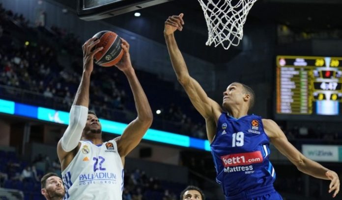 Αναβλήθηκε το ντέρμπι Ρεάλ Μαδρίτης – Μπαρτσελόνα λόγω πολλών κρουσμάτων