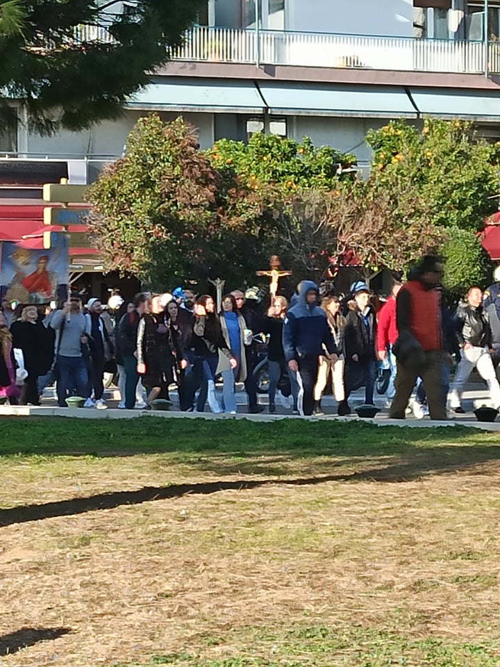 Σε εξέλιξη πορεία αντιεμβολιαστών στη Θεσσαλονίκη (φωτό+video)