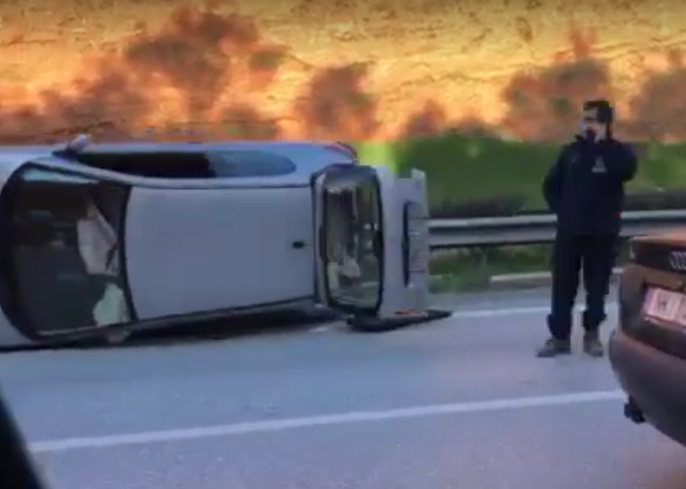 Ανατροπή οχήματος στον Περιφερειακό (vid)