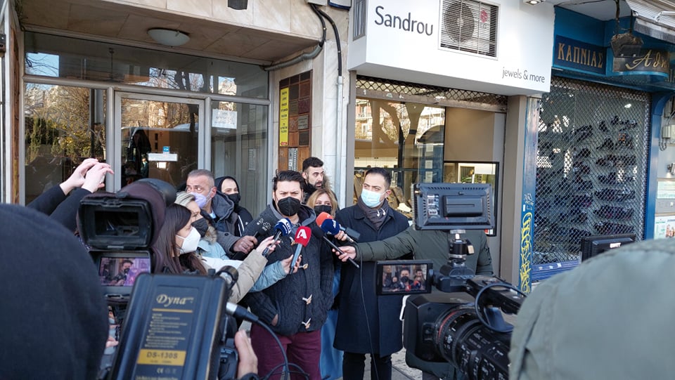 Υπόθεση 24χρονης: Τρόμος στην πολυκατοικία που πέταξαν γκαζάκια (video)