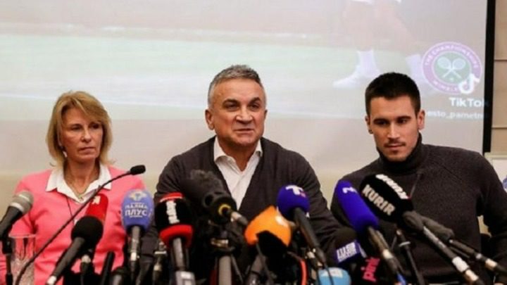 Οικογένεια του Τζόκοβιτς: Πολιτικές σκοπιμότητες πίσω από την απέλαση του