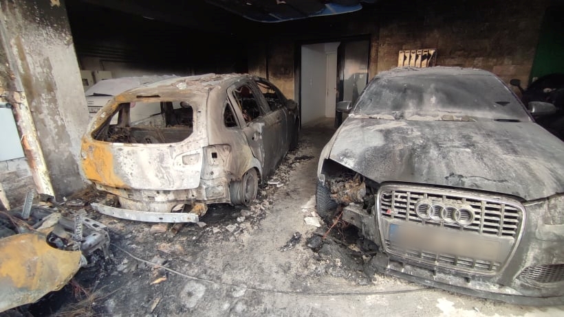 Εικόνες καταστροφής από τα καμένα οχήματα στις Συκιές (vid)