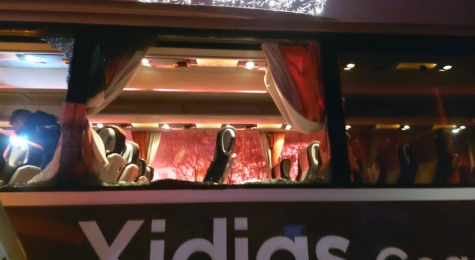 Επίθεση στο λεωφορείο της Ανόρθωσης μετά τη νίκη στο ντέρμπι με τον ΑΠΟΕΛ