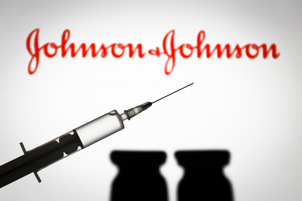 Johnson & Johnson: Τι θα κάνει για να αποφύγει αποζημιώσεις δισεκατομμυρίων