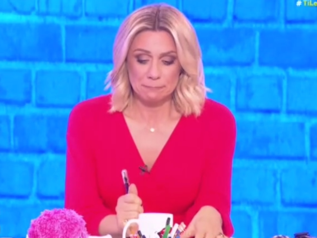 Συγκινημένη η Κατερίνα Καραβάτου στον αέρα – “Άρχισα να τρέμω”