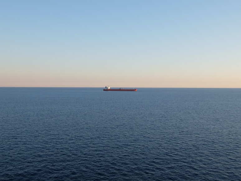 Σύσταση προς τα ελληνικά πλοία να αποφεύγουν τα ύδατα αρμοδιότητας Ιράν