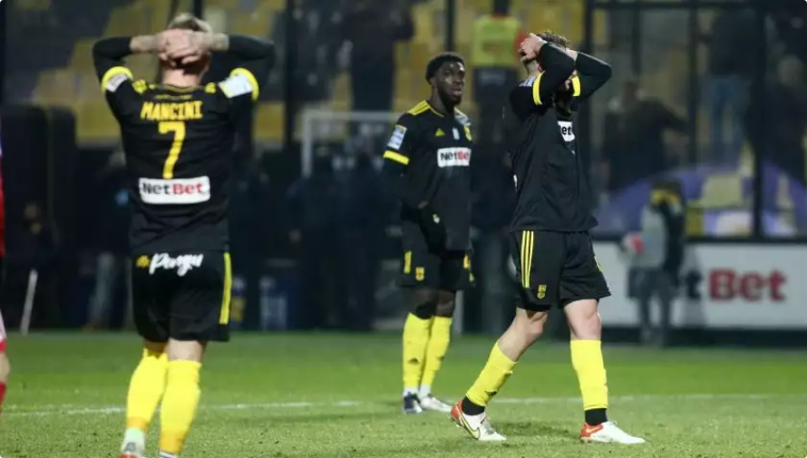 Άρης – Βόλος 0-2: Τον έστειλε αδιάβαστο με δυο αντεπιθέσεις (vid)