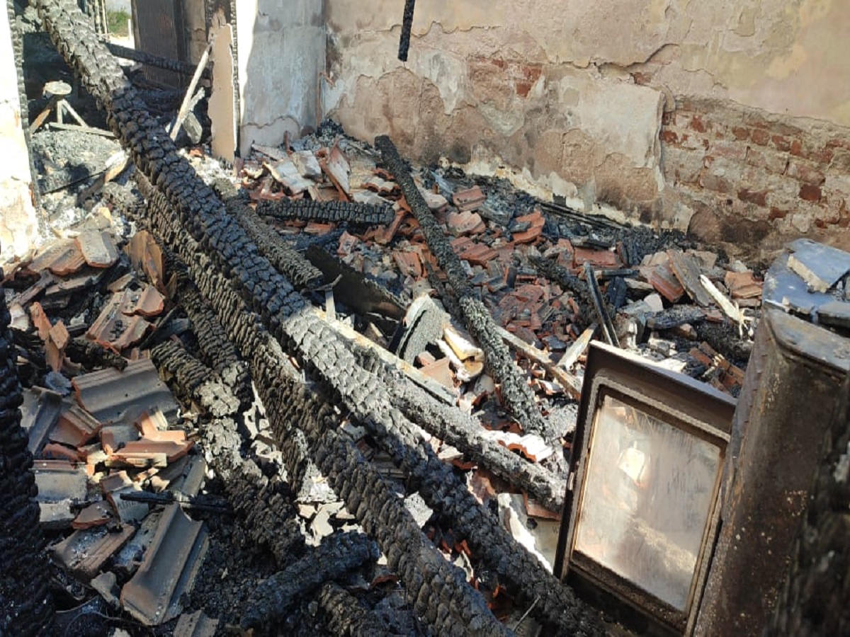 Θεσσαλονίκη: Σοκάρουν οι εικόνες από το καμένο σπίτι στη Νέα Μαγνησία (vid)