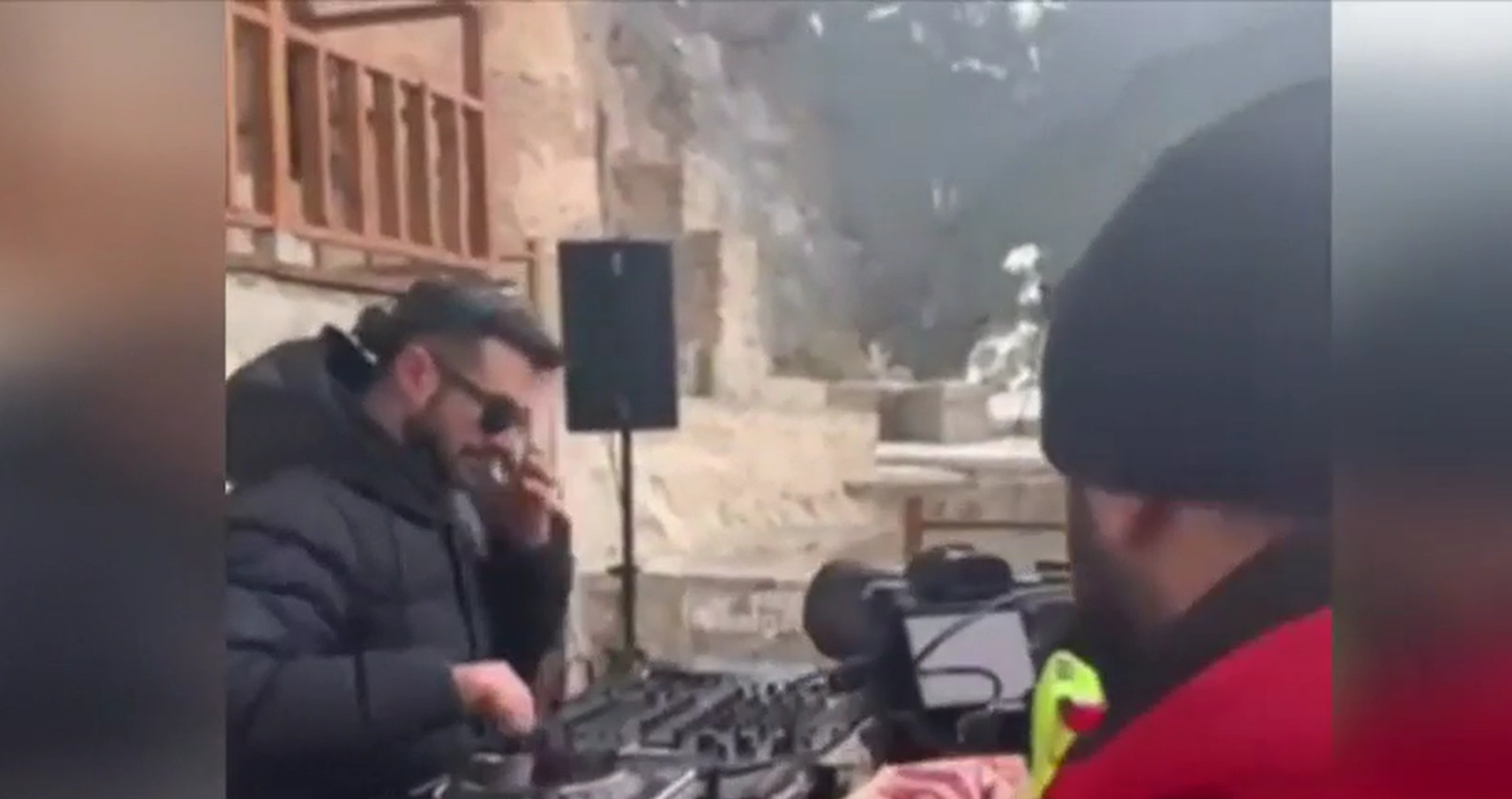 Έκαναν το μοναστήρι της Παναγίας Σουμελάς κλαμπ με μουσική (video)