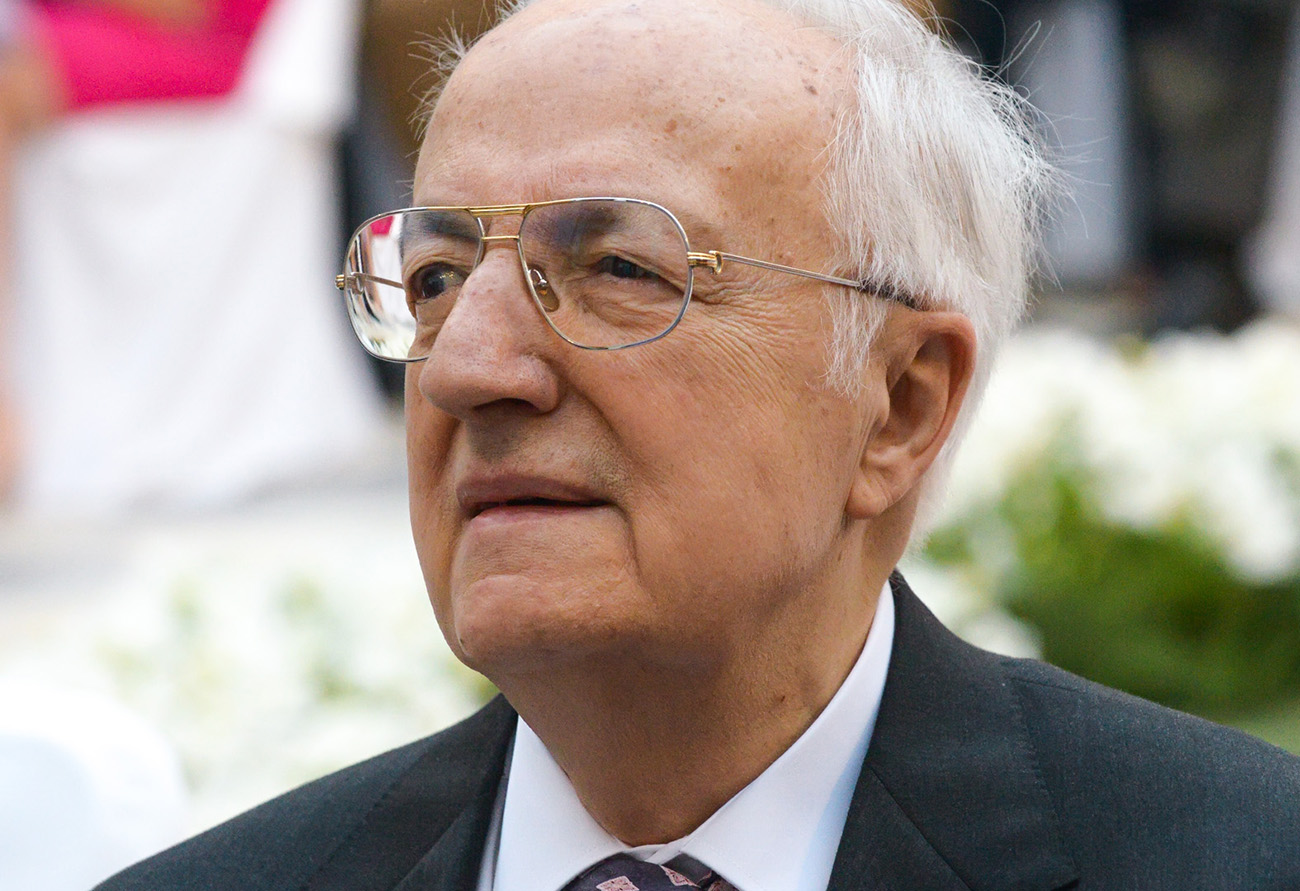 Σαρτζετάκης,