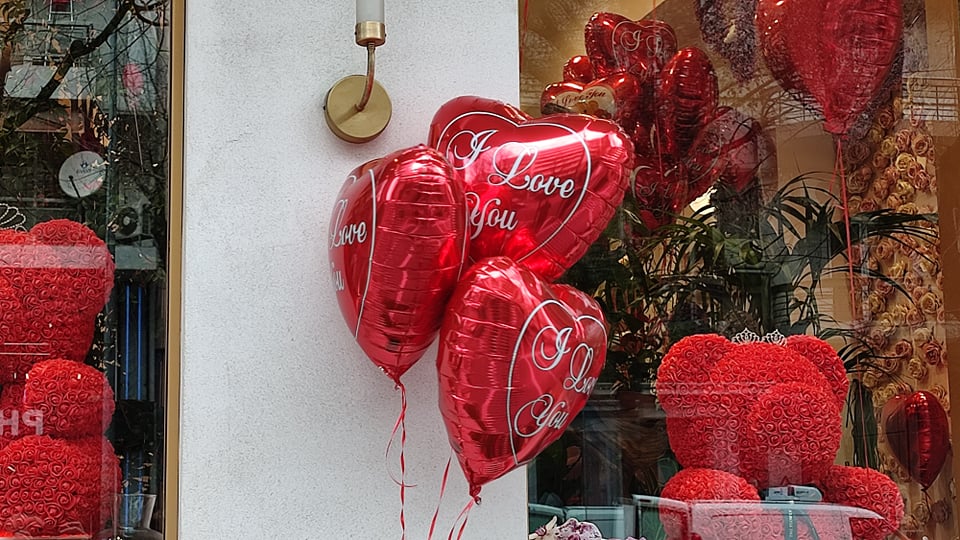 Η Θεσσαλονίκη γιορτάζει την ημέρα της αγάπης (φωτο)
