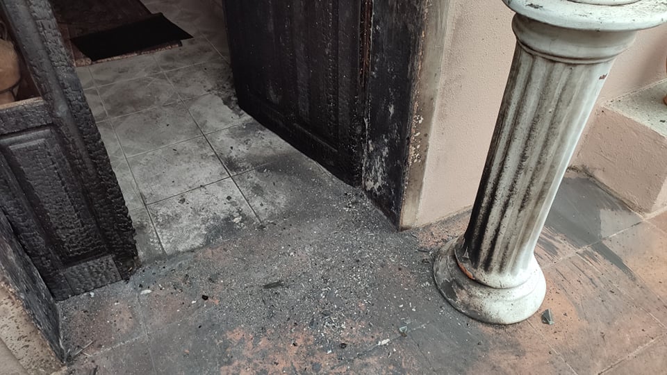 Δείτε εικόνες από την έκρηξη στο Ίδρυμα Εθνικού και Θρησκευτικού Προβληματισμού