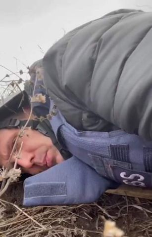 Ντονέτσκ: Συγκλονιστικό βίντεο με οβίδες να πέφτουν δίπλα σε δημοσιογράφους