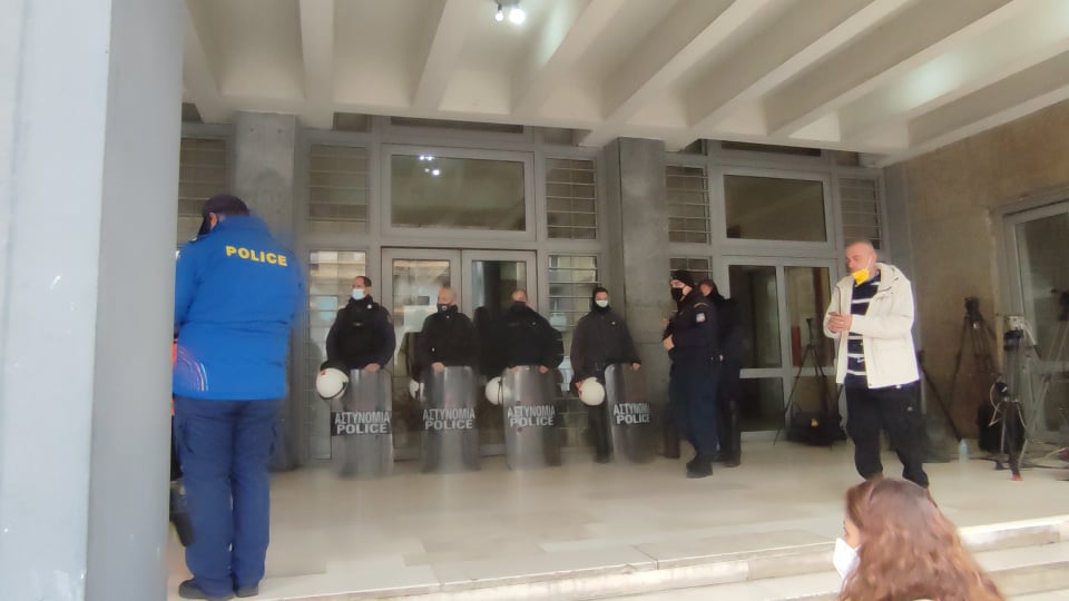 «Φρούριο» το Δικαστικό Μέγαρο – Αναμένεται η άφιξη των συλληφθέντων (φωτο+video)