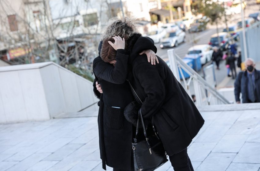 Γονείς Τοπαλούδη: «Το παιδί μας πέρασε 100 θανάτους – Δε μας σέβονται»