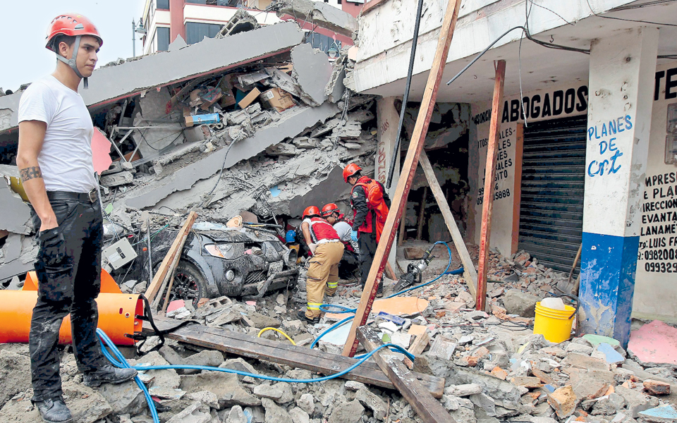 Ισχυρός σεισμός στον Ισημερινό