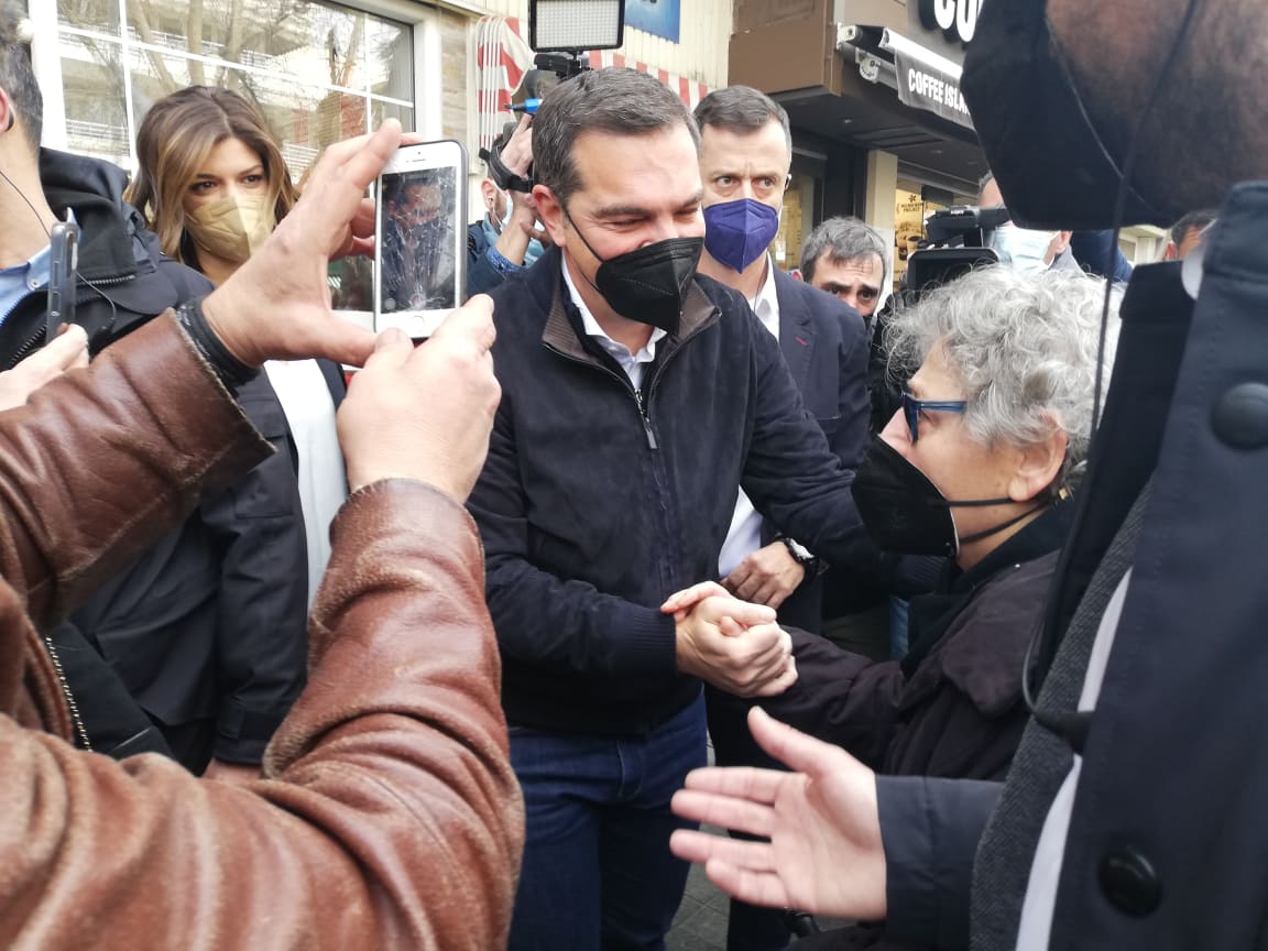 Ξεκίνησε την περιοδεία του σε καταστήματα της Καλαμαριάς ο Αλέξης Τσίπρας (pics & vid)