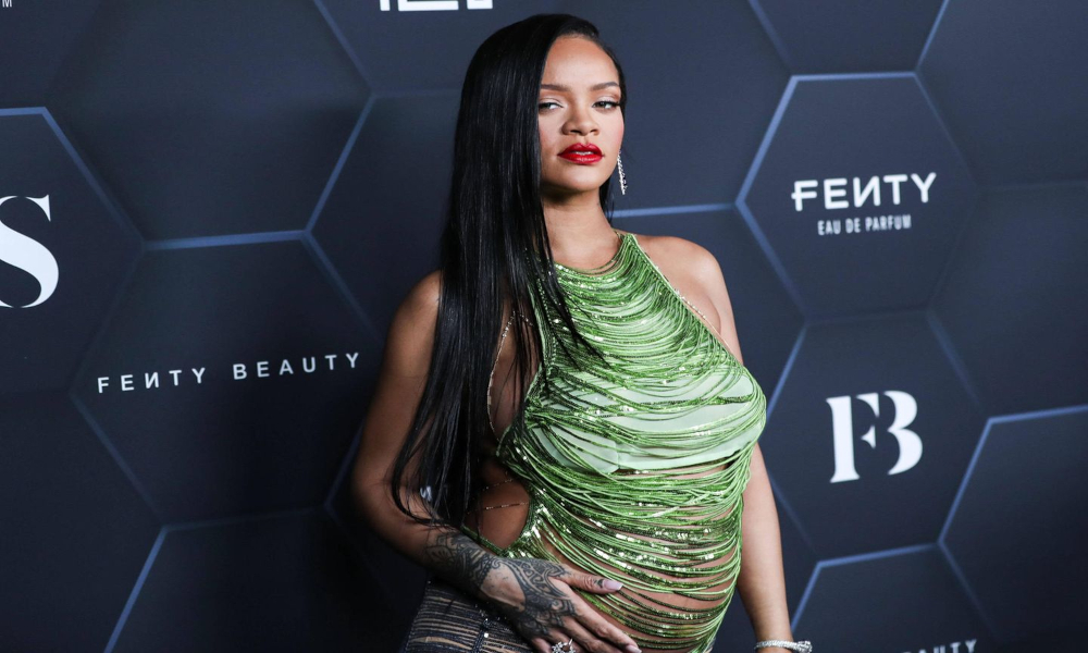 Rihanna: Οι αγορές της πρόδωσαν το φύλο του παιδιού που περιμένει